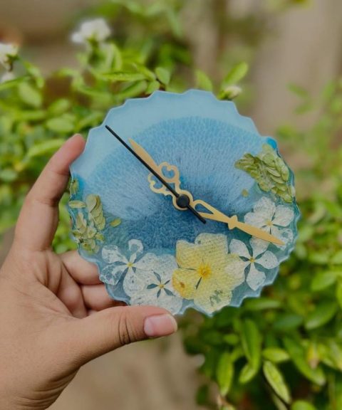 Resin Sky blue floral mini clock