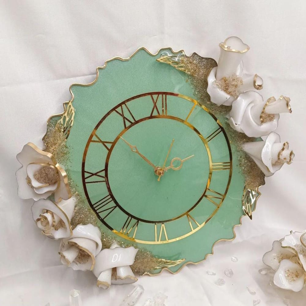 resin-3d-clock-light-green-ami-creations.jpg